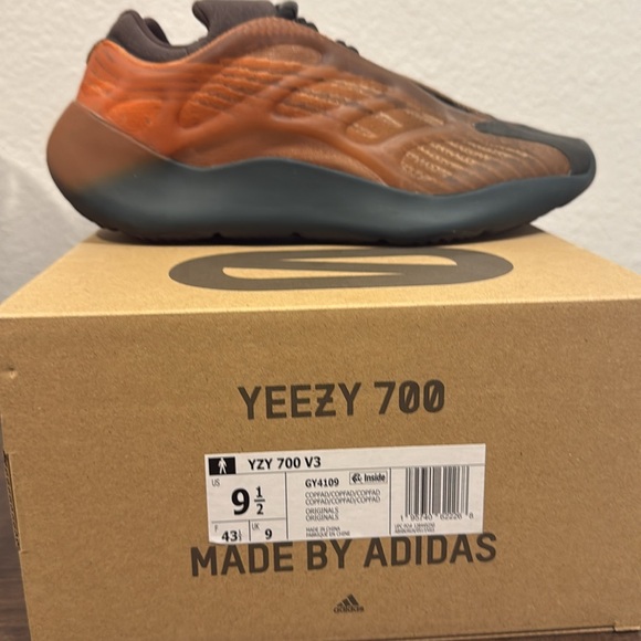 Yeezy Other - Yeezy 700, Men’s size 9.5, color copper fade, slightly used